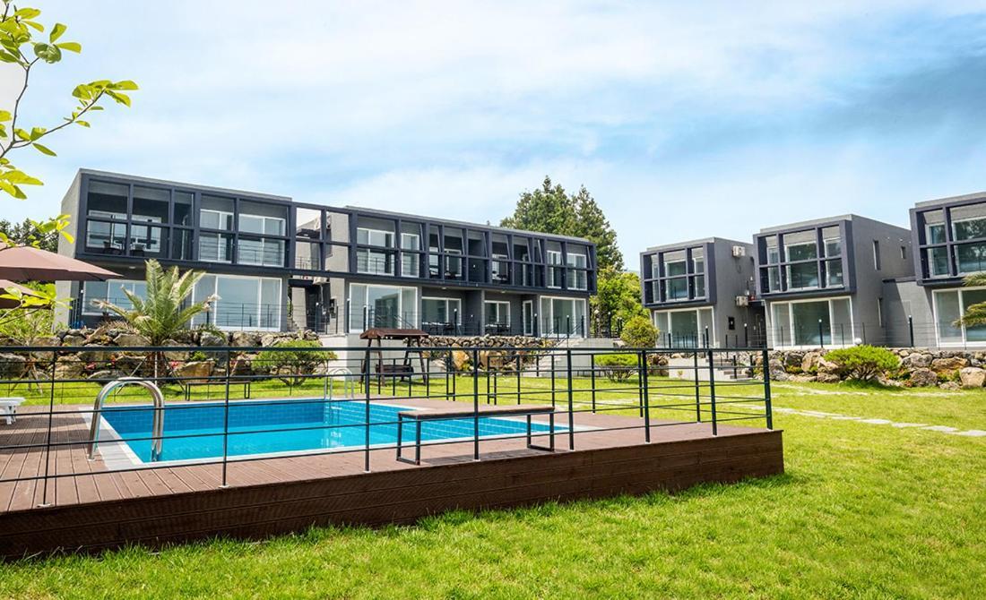 Donnaeko Pension Seogwipo Exterior foto